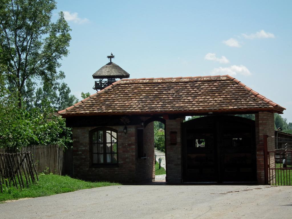 Guest House Zasavica מראה חיצוני תמונה